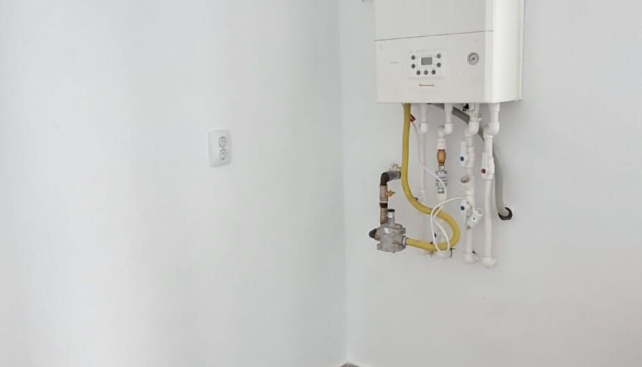 Dragomiresti Deal, Bujorului, P+1Et+Pod, casa finalizata, mutare rapid - Poză 6