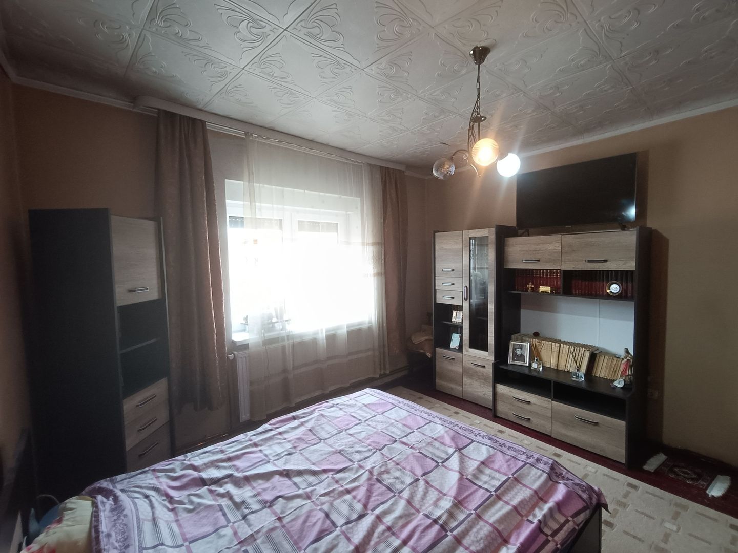 Casă de vanzare cu 4 camere 107 mpu pivnita anexe curte gradina Sebes - Poză 2