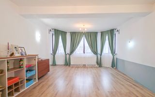 Casă spațioasă de vânzare – Strada Republicii nr. 105, Dragomirești - Poză 19