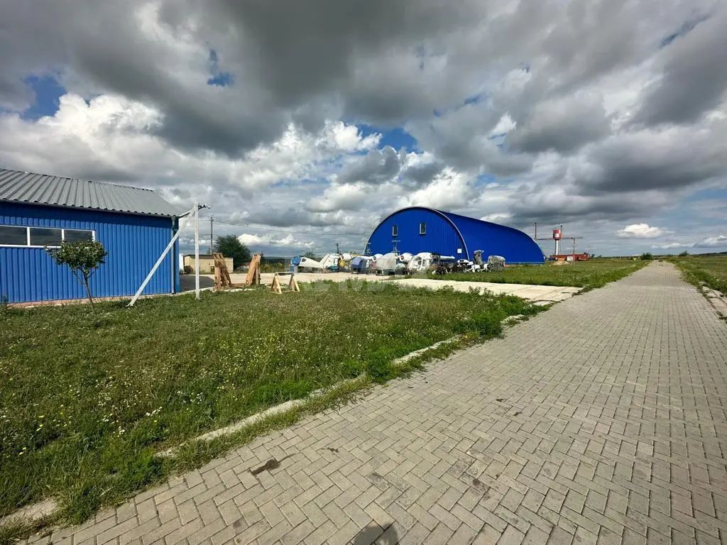 Aerodromul Horesti 24 ha teren + 1400 m2 hangare și 550 m2 cladire administrativa - Poză 8