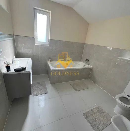 5 camere decomandate, Prima Inchiriere, Curte proprie, Dezmir - Poză 8
