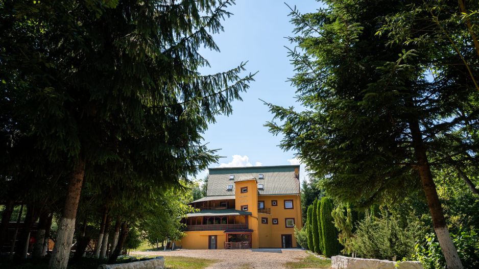 "Hanul Lupilor" | Pensiune de vânzare | Râșnov - Poză 1