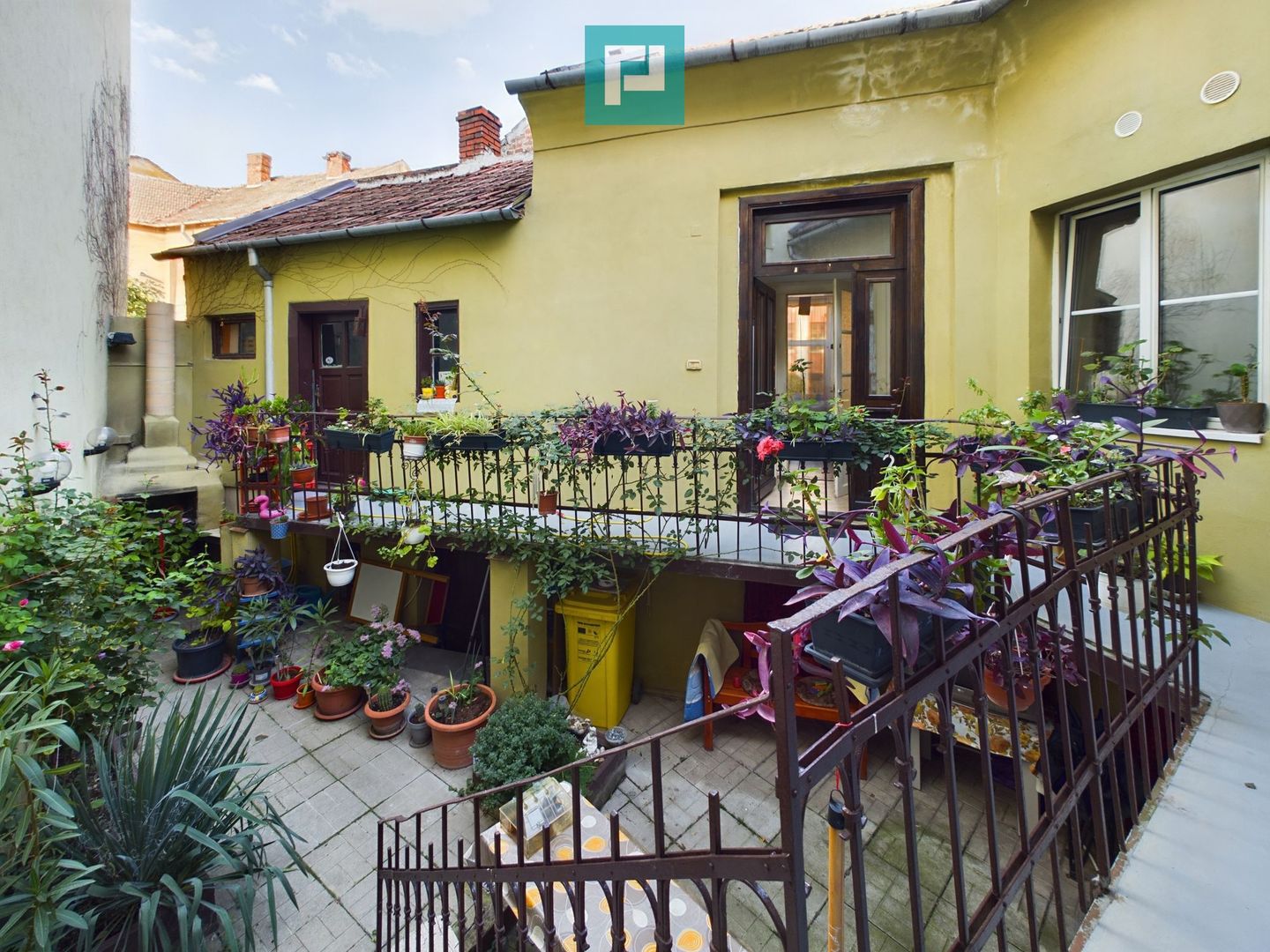 Clădire cu două apartamente zonă centrală - Poză 30