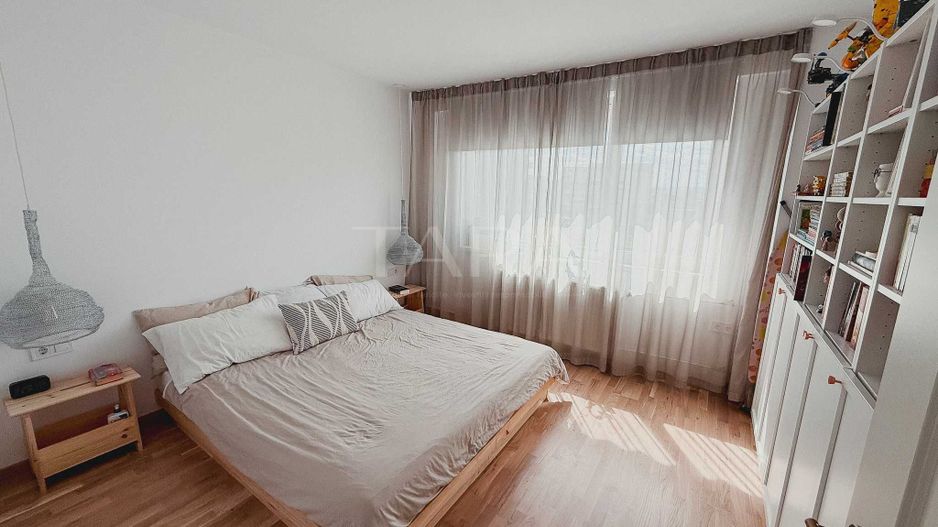 Apartament renovat complet, mobilat ,balcon 9 mp, view panoramic. - Poză 4