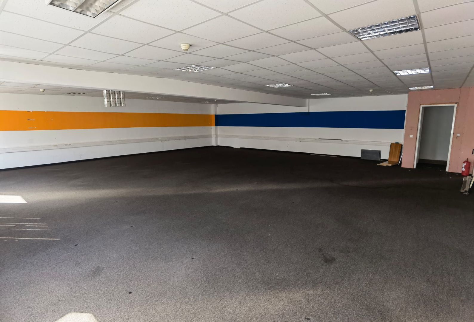 Spatii birouri/servicii - Poză 26