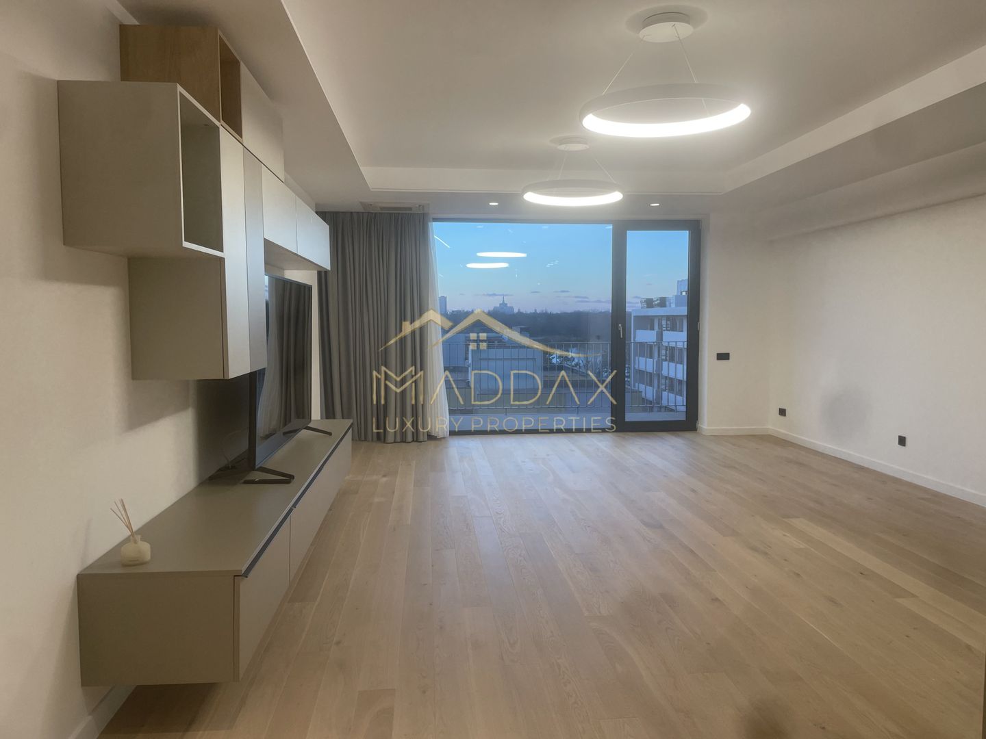 **APARTAMENT ELEGANT** FLOREASCA **CU VEDERE SPECTACULOASA CATRE LAC - Poză 19