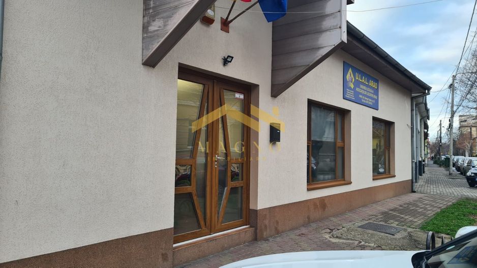 SPATIU COMERCIAL DE VANZARE IN ZONA CENTRALA - Poză 1