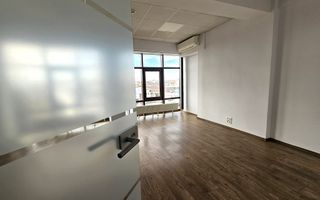 Spatiu de birouri de inchriat locatie centrala si vizibilitate buna - Poză 6