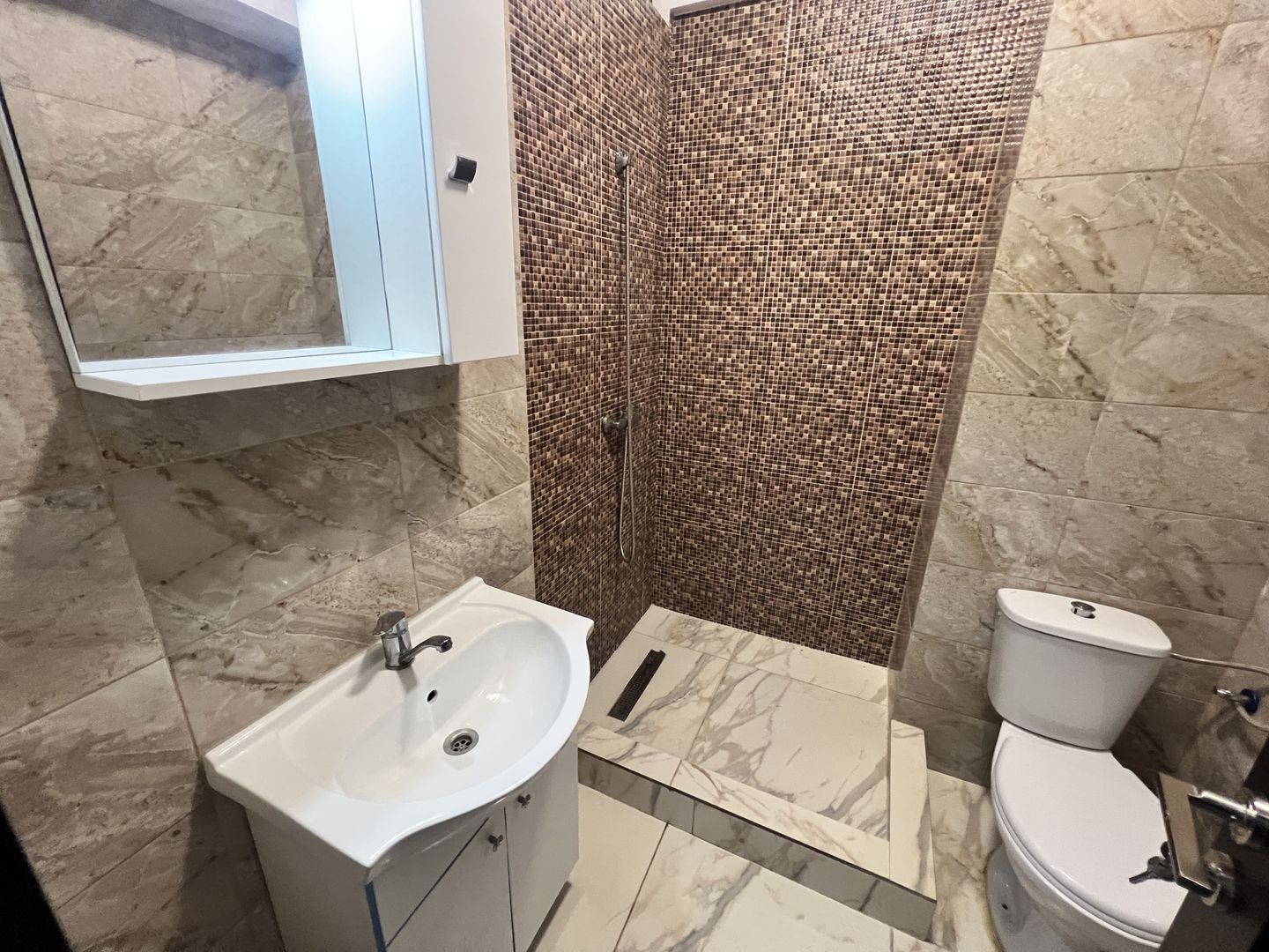De inchiriat garsoniera zona Campus 40mp - TERMEN LUNG - Poză 7
