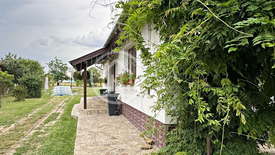 Casă de vânzare cu 4 camere si teren de 1000 mp in Salard, Bihor - Poză 6