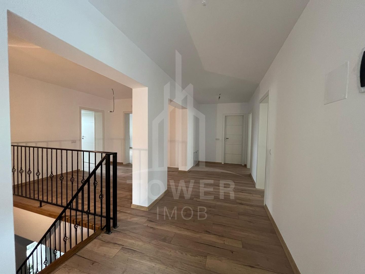 Casă nouă  cu 8 camere, 5 băi și curte – 220 mp utili – 480.000€ - Poză 10