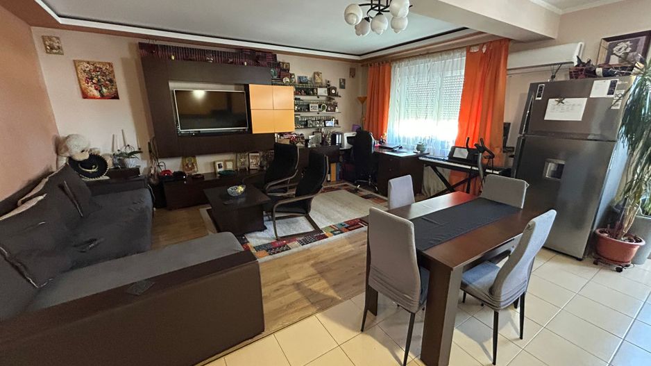 Apartament 3 camere, etaj 1 - zona Cetate - Poză 3