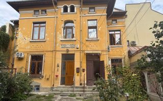 Apartament cochet vila edificata in perioada interbelica - Poză 1