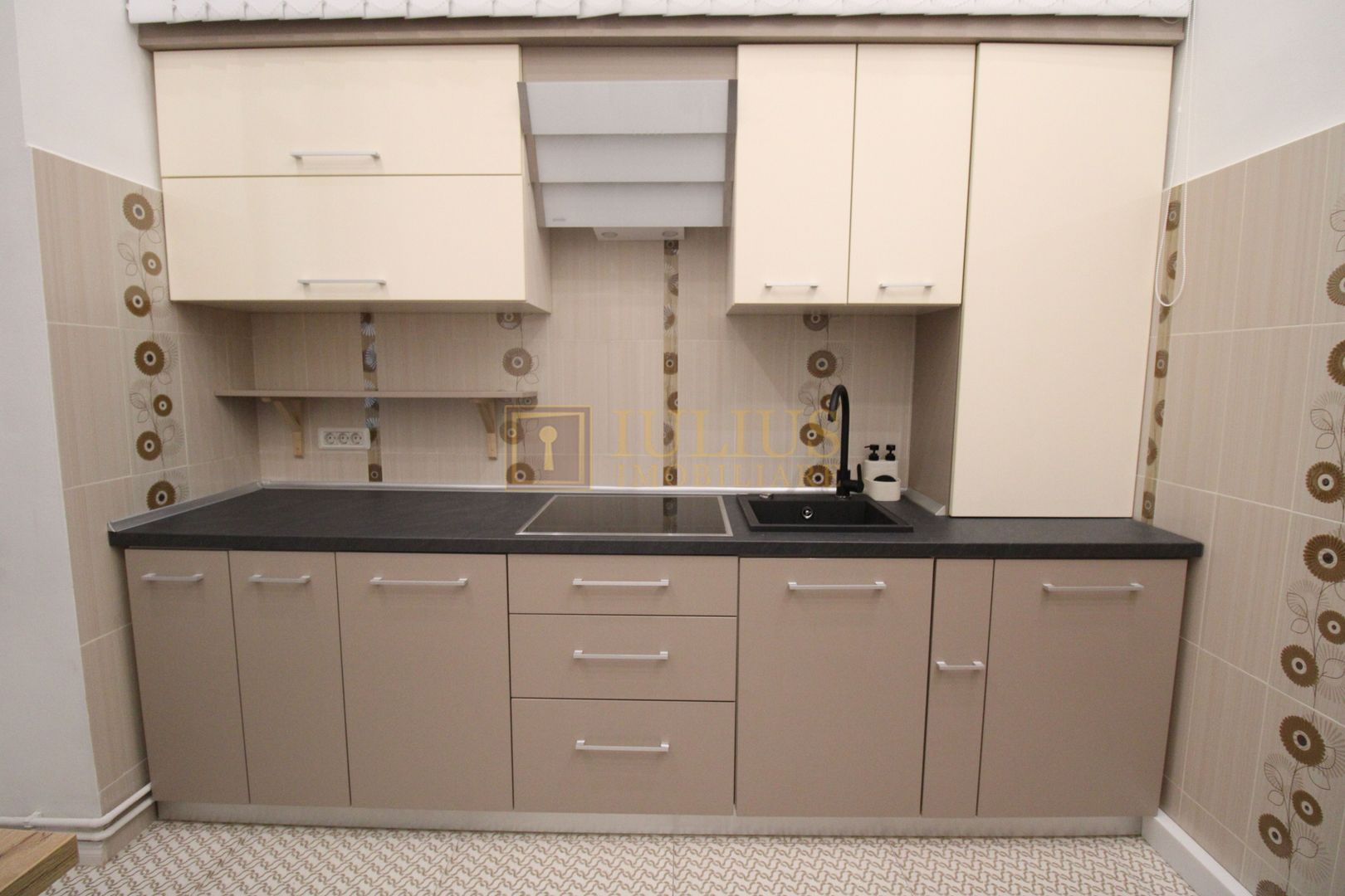 Ultracentral, loc de parcare, amenajari de calitate ! - Poză 17