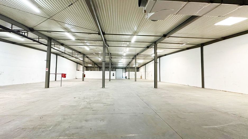 Hala de inchiriat Arad – 1.135 mp pentru comert, servicii - Poză 2