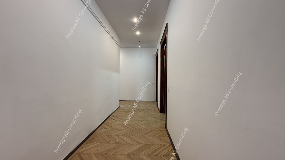 Apartament Patrimonial 150 mp | Balcon cu vedere directa spre Piata Victoriei - Poză 23