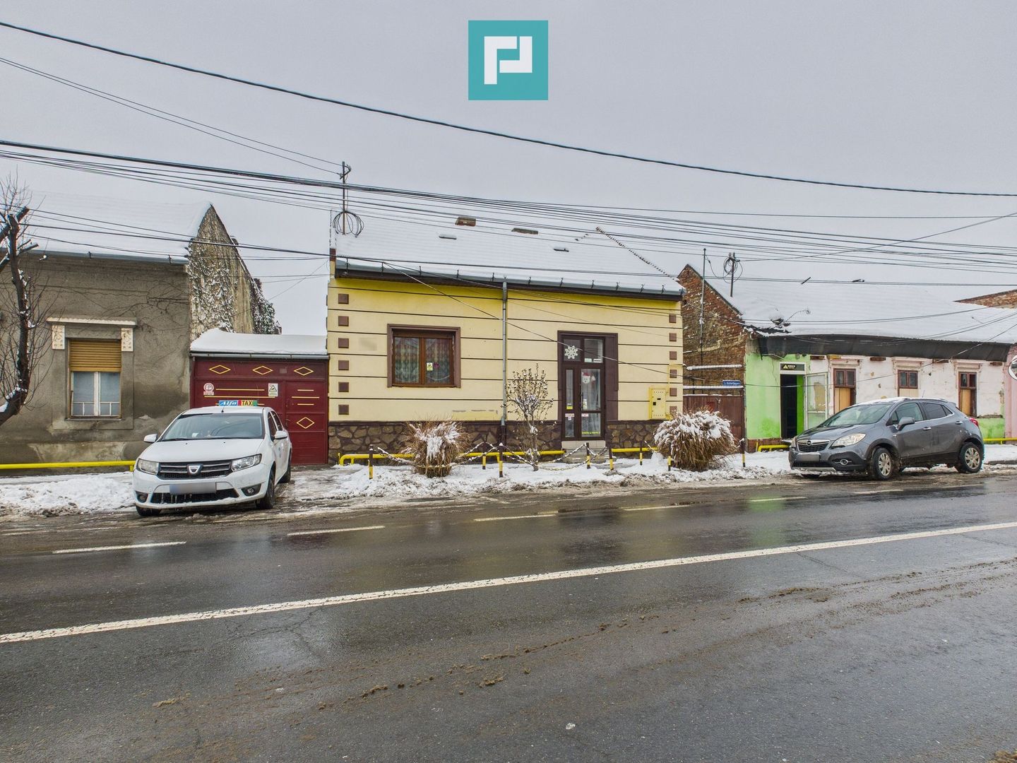 Casă cu 4 camere în zona Parneava - Poză 2