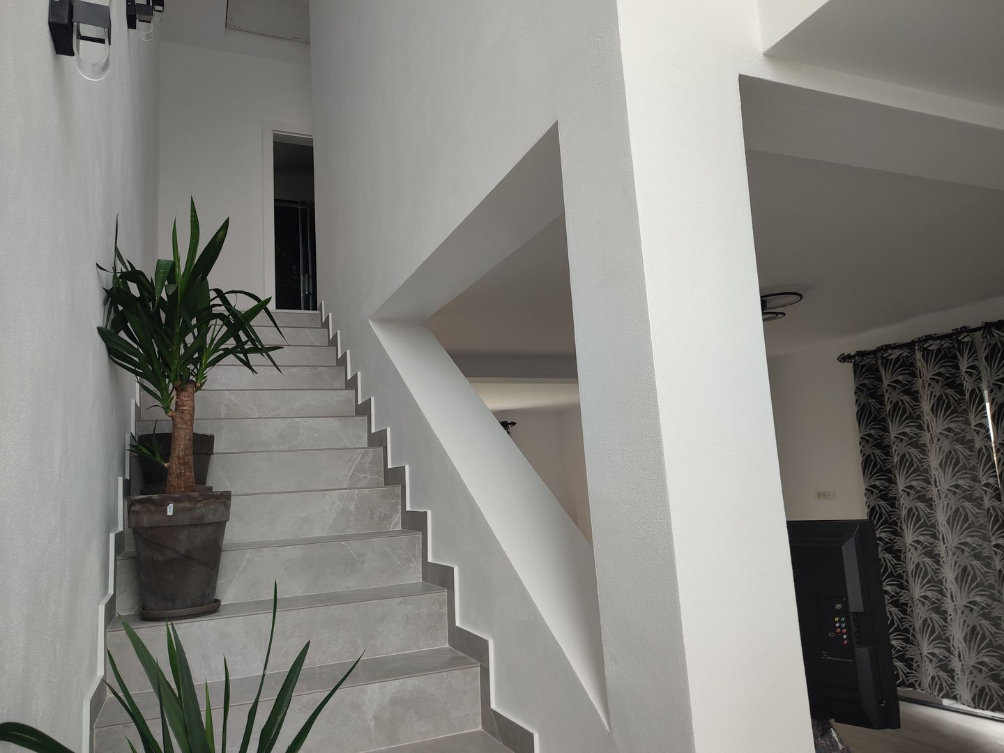 Sanandrei, Duplex pe Etaj, Proiect Modern, Desp prin camera Tehnica. - Poză 11