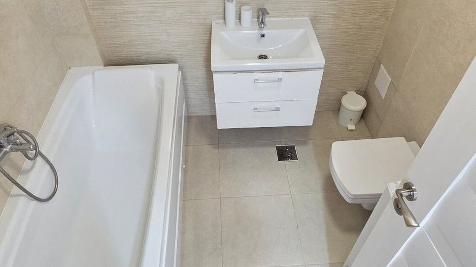 DE ÎNCHIRIAT - Apartament cu 3 camere + loc parcare, bloc NOU, zona COPOU; - Poză 5