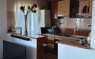 Apartament la mansardă 3 camere Vasile Aron - Poză 4