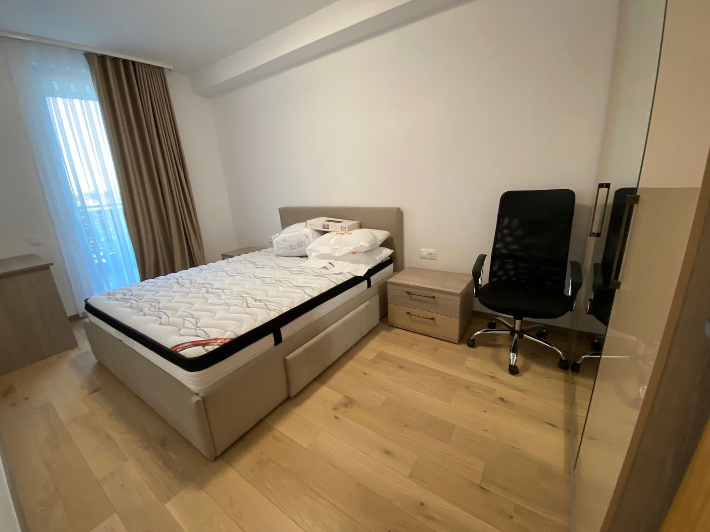 Apartament bloc nou 3 camere - parcare subterana - Poză 7