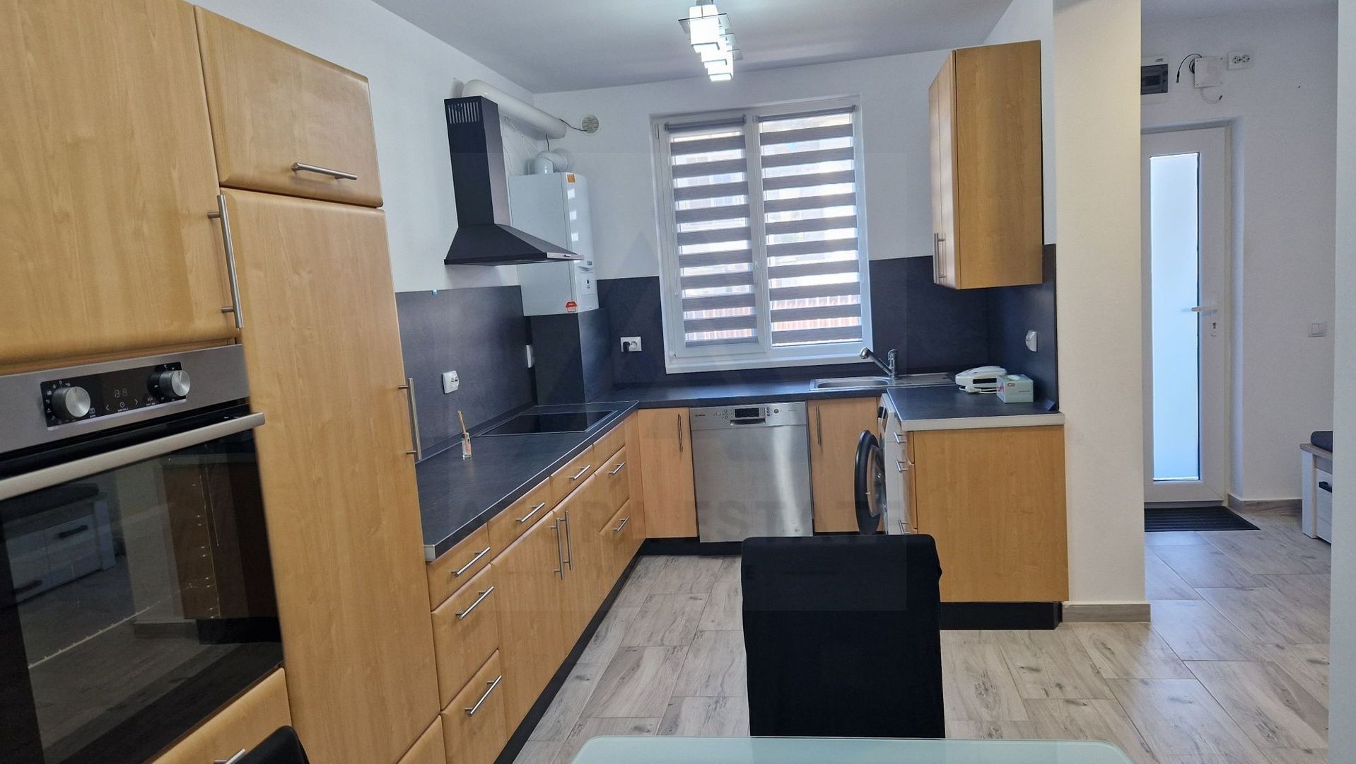 Casa 4 camere 84 mp utili curte privata balcon parcare Zona Triajului - Poză 1