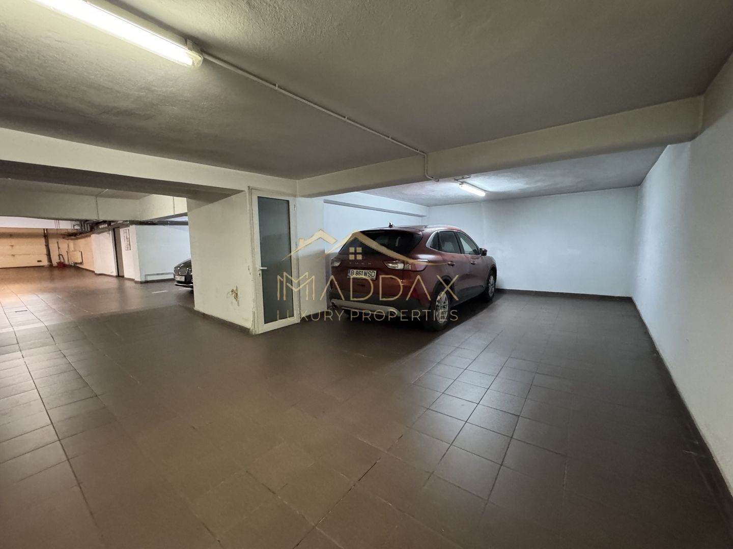 Apartament Elegant de Vânzare – 5 Camere/ 3 Băi, *Arcul de Triumf* - Poză 54