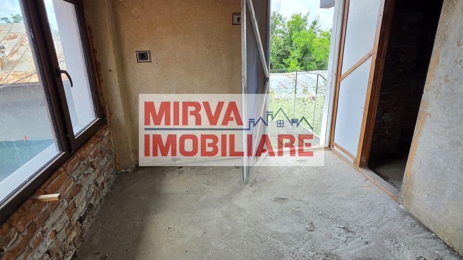 🏡 Casă renovată cu 6 camere, teren 557 mp – Berceni, Prahova - Poză 21