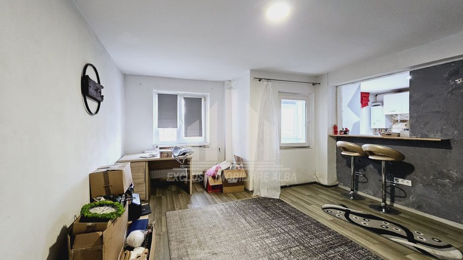 Apartament cu 3 camere decomandate - Poză 2