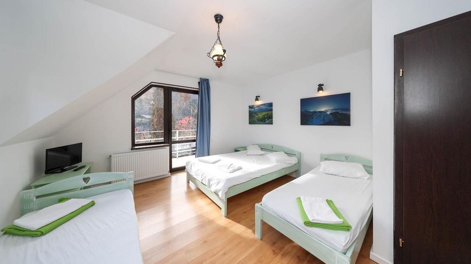 Vilă spațioasă de vânzare în Predeluț, Bran | 2000mp - Poză 22