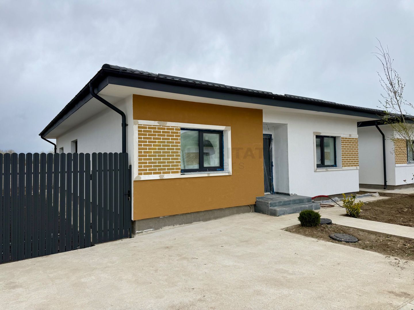 Casa 4 camere pe parter-Tunari | Teren 400 mp - Poză 10