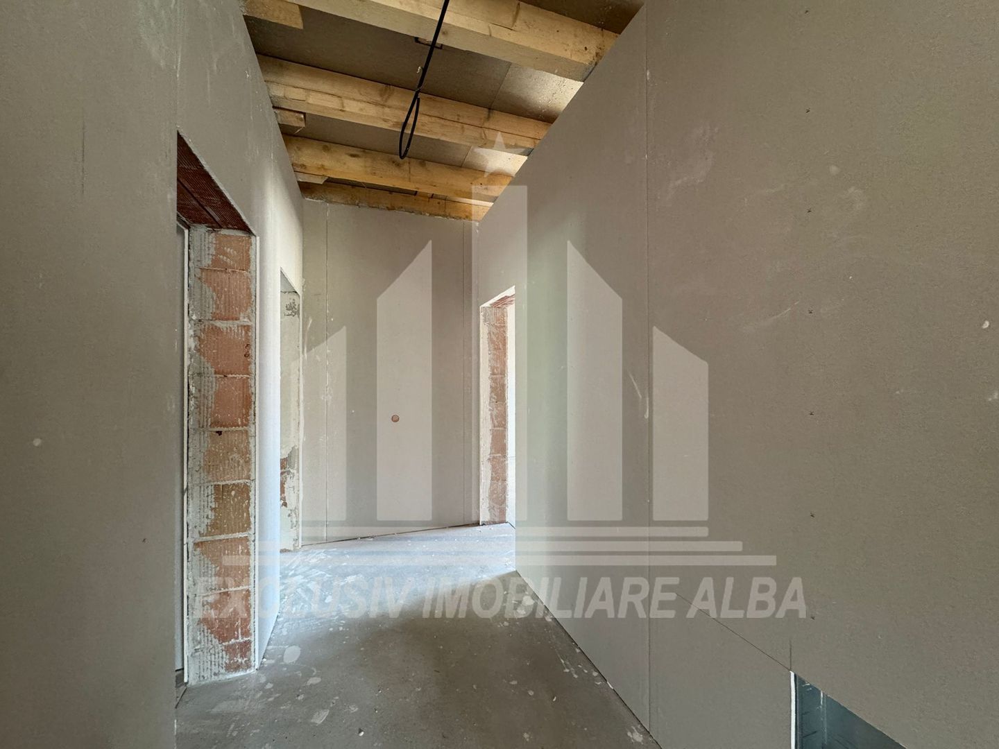 Casa individuala la asfalt cu toate utilitatile, Micesti - Poză 6