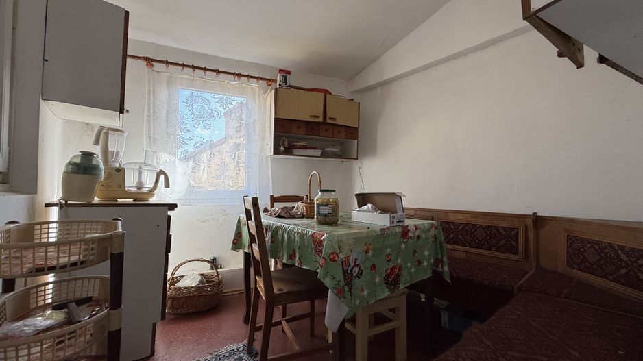 De vanzare apartament de 94MP cu curte de 90 MP - Poză 8