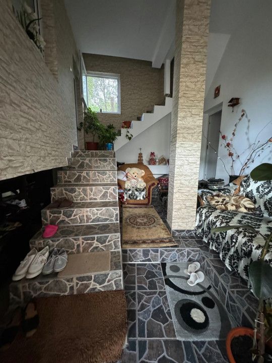 Casa 4 camere, anexe, recent renovata, foisor, teren 781mp, Izvoru, DB - Poză 6