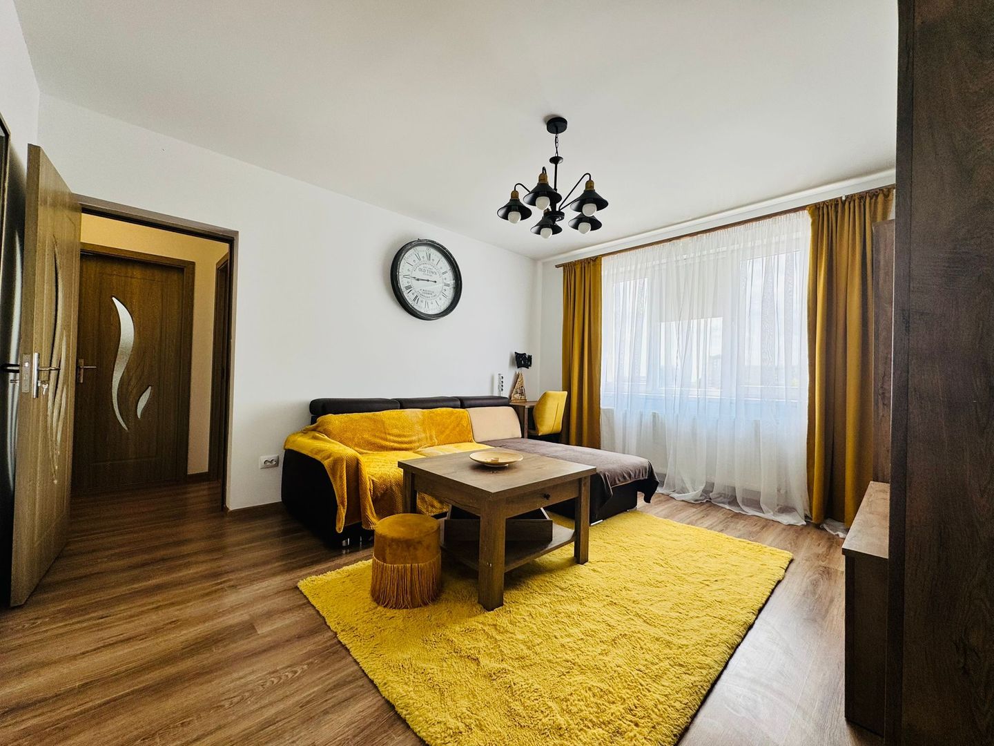 Apartament 3 camere de închiriat | Gara De Nord | 5 Min Metrou - Poză 1