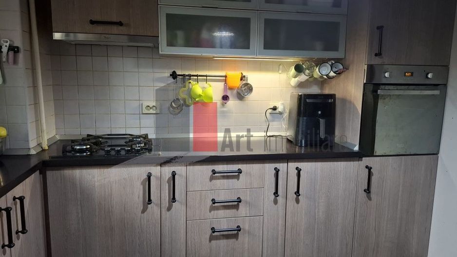 Vânzare apartament 3 camere Obregia - Poză 5