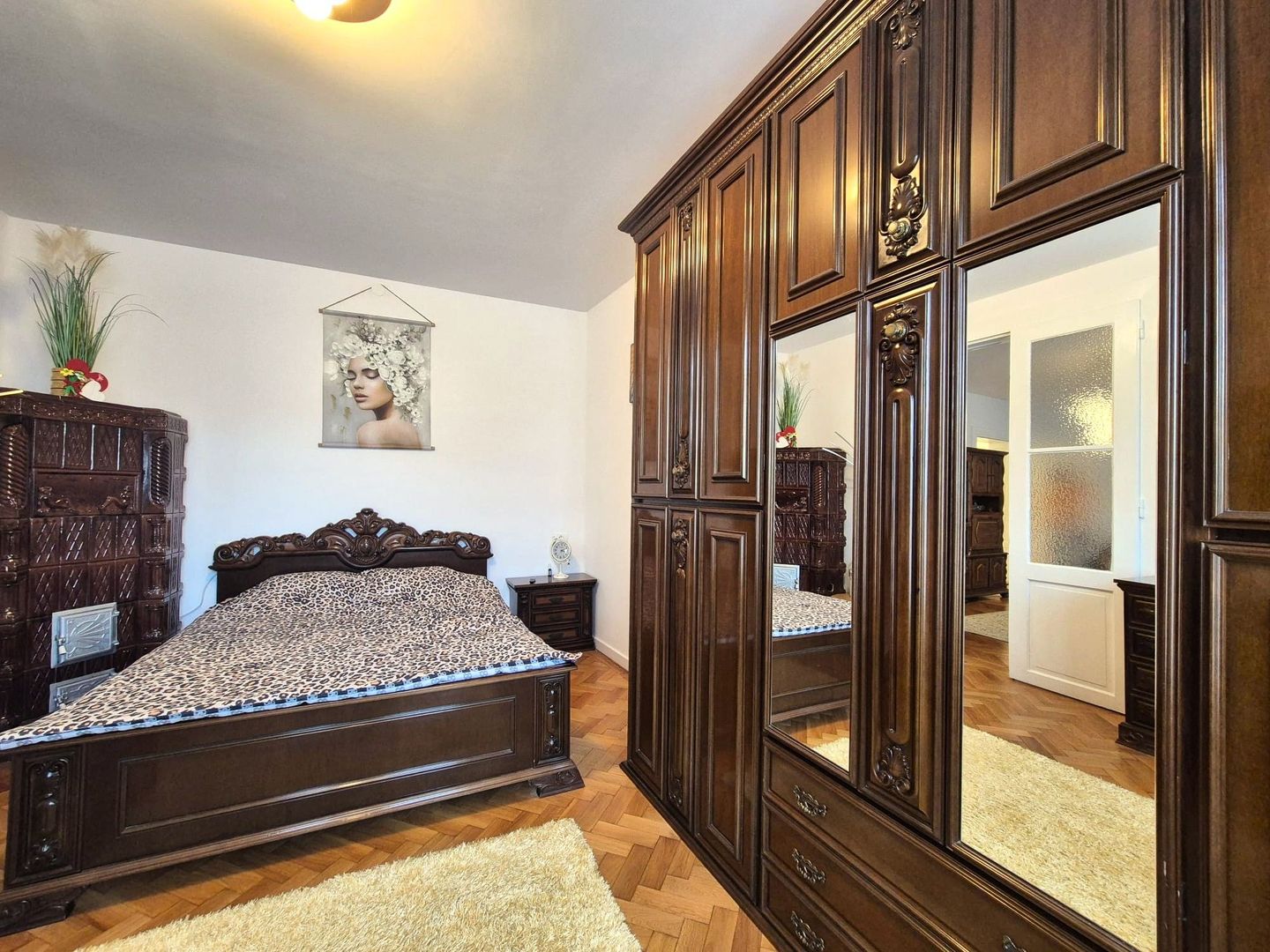 Piața de Miercuri, casă singură în curte, renovată 2025 - Poză 7