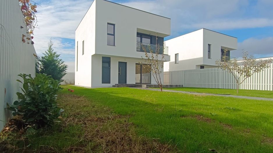 CASA DE LANGA PADURE, Clinceni str. Mierlei 73J - Poză 1