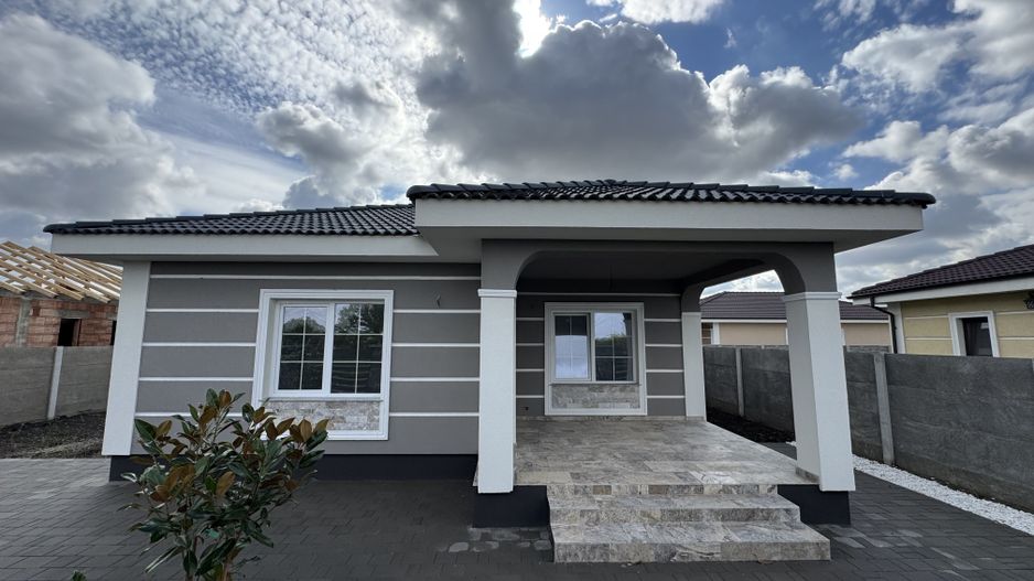 Casa Individuala Parter Sanmihaiu Roman,4 Camere,2 Bai,Proiect Modern - Poză 1