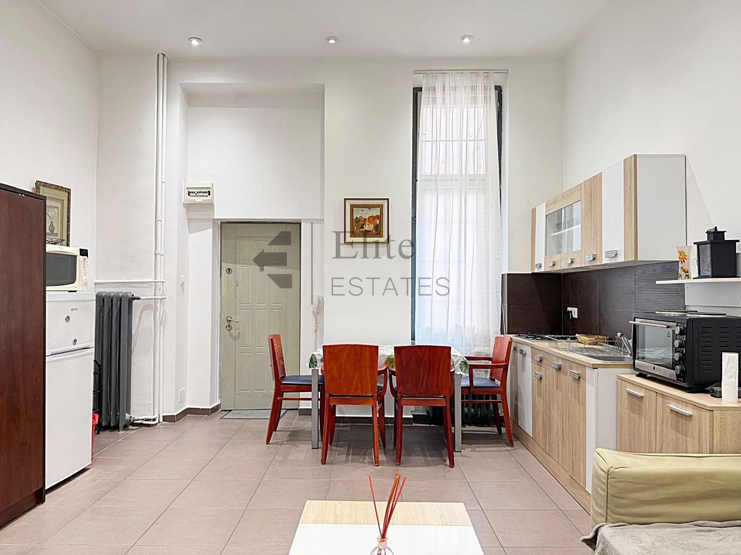 Apartament ultracentral cu 2 camere | Palatul Apollo Oradea - Poză 8