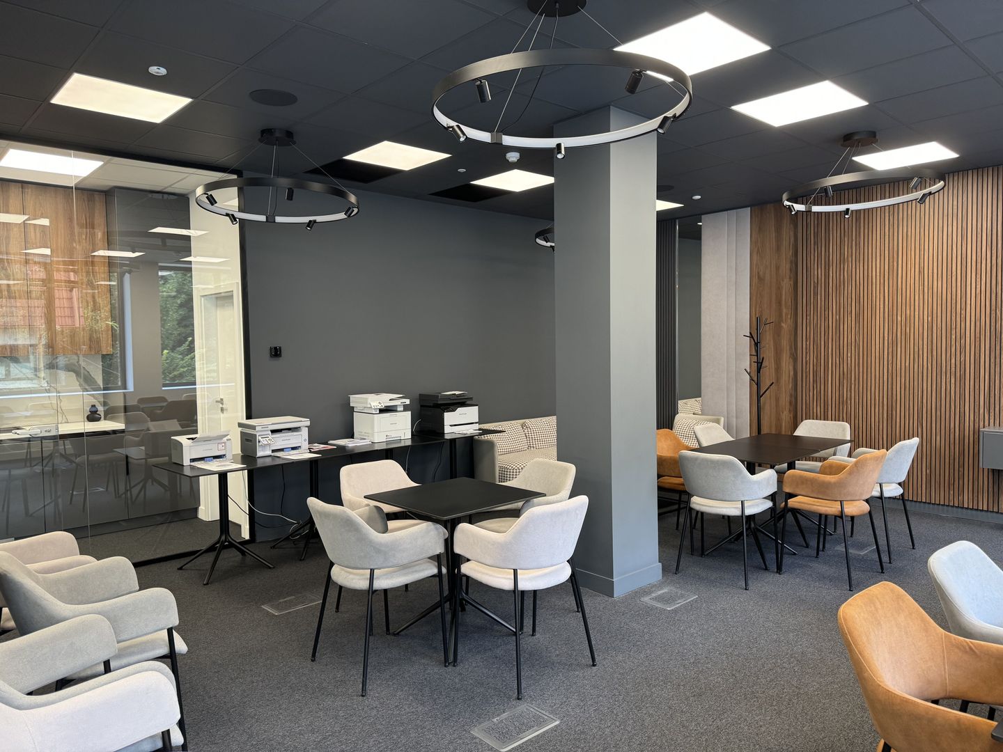 Imobil Premium de Închiriat: Eficiență și Tehnologie de Vârf - Poză 3