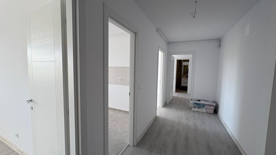 AP. 3 CAMERE- HILS SPLAI, PARCARE INCLUSA, BUCATARIE INCHISA, COMIS 0% - Poză 8