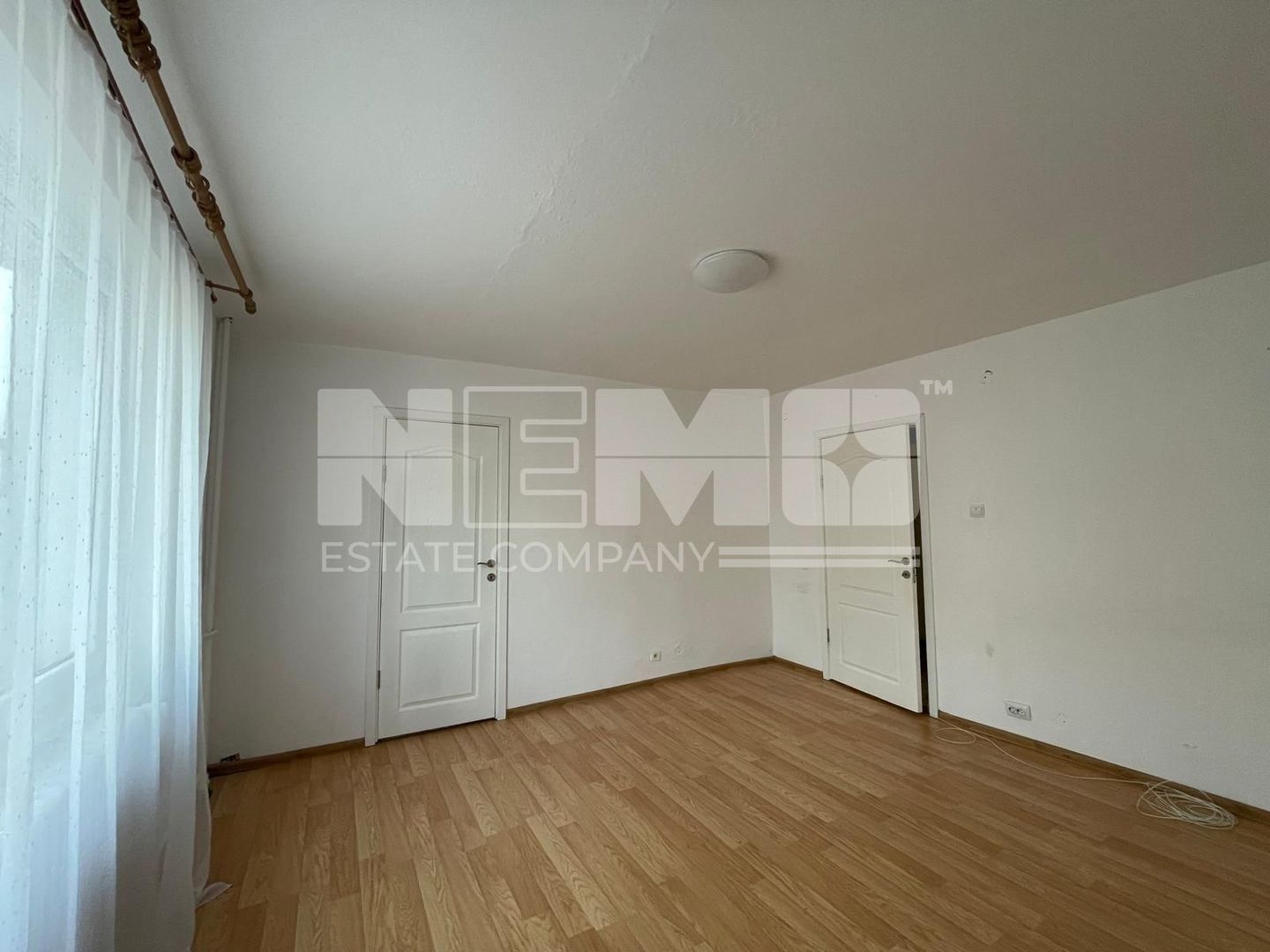 GARSONIERA SPATIOASA CU BALCON INCHIS | ZONA LINISTITA | RADAUTI - Poză 1