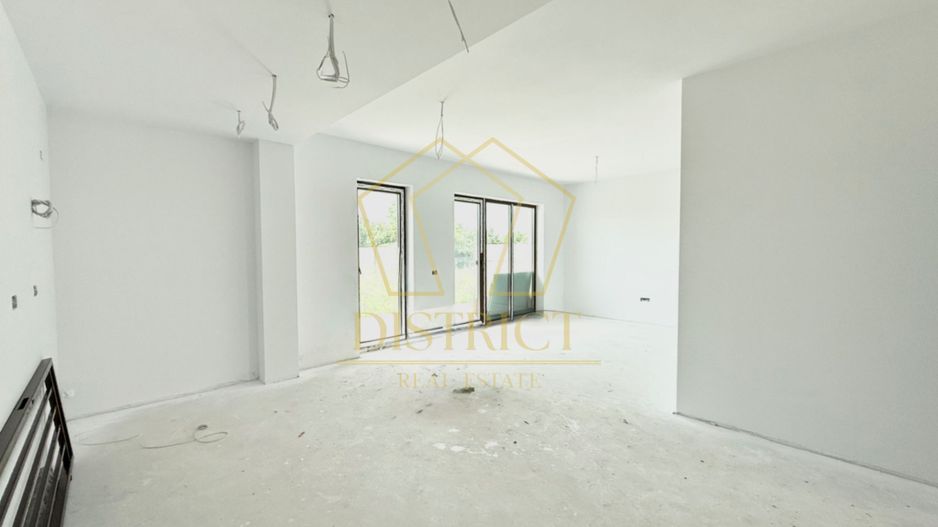 Duplex spatios cu 4 camere | Covaci - Poză 1