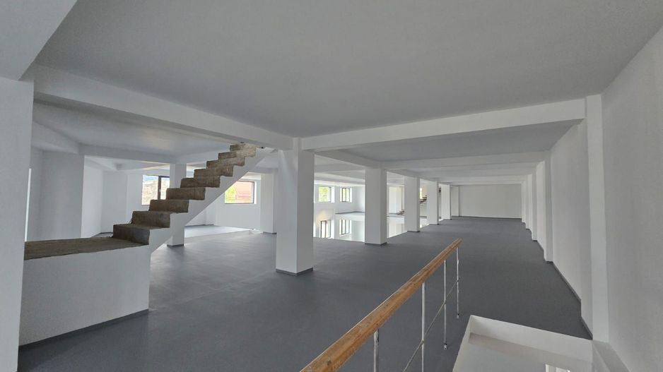 Spatiu comercial de inchiriat - Poză 1