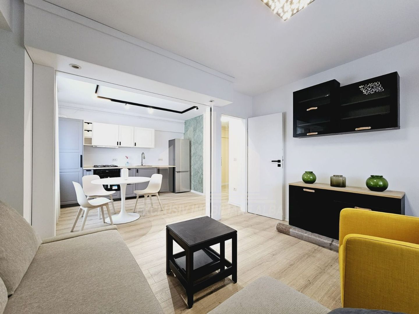 Apartament cu 2 camere decomandate, Alba-Micesti - Poză 1