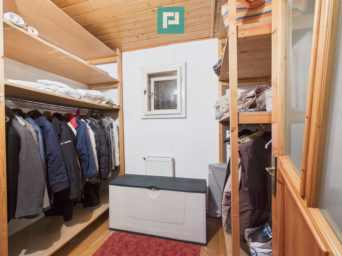 Vilă stil montan, 270 mp, teren 3000 mp - Poză 32