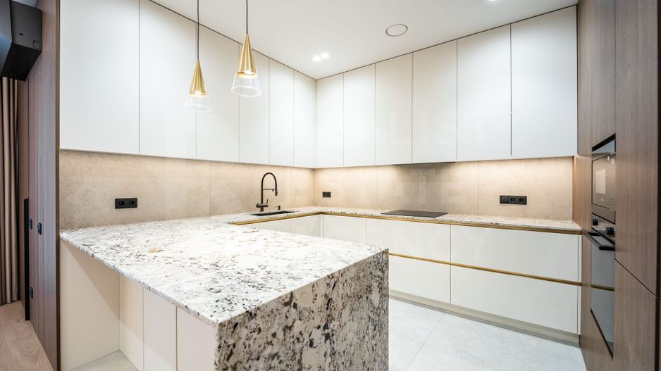 Chirie, apartament, 4 camere, Strada Universității, Centru - Poză 5