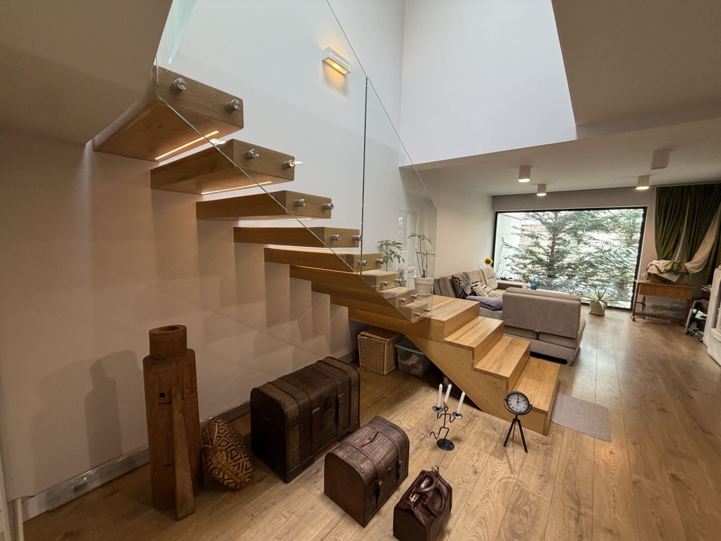 Duplex modern – arhitectură contemporană, spații luminoase - Poză 4