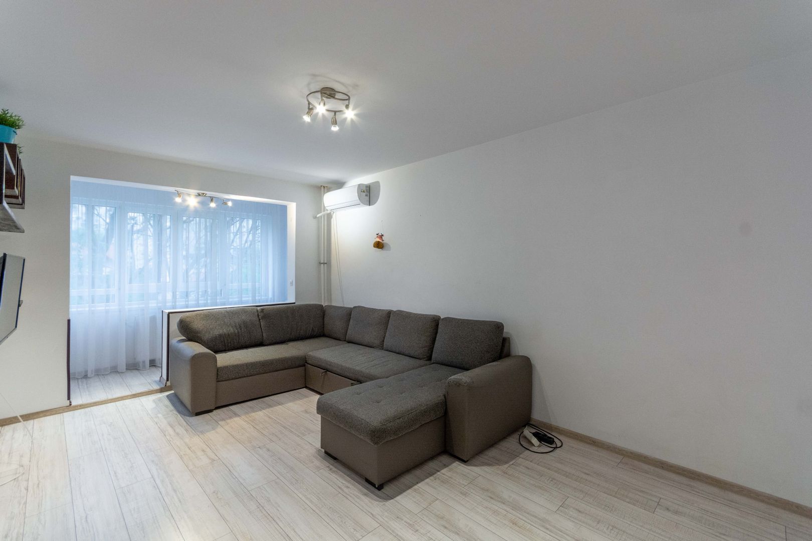Apartament 2 camere Metrou 1 Decembrie Trapezului Theodor Pallady - Poză 4